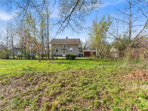 135 W Bagley Rd, Berea, OH 44017