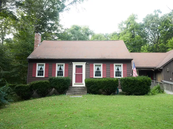 18 Wildwood Lane, East Hampton, CT 06424