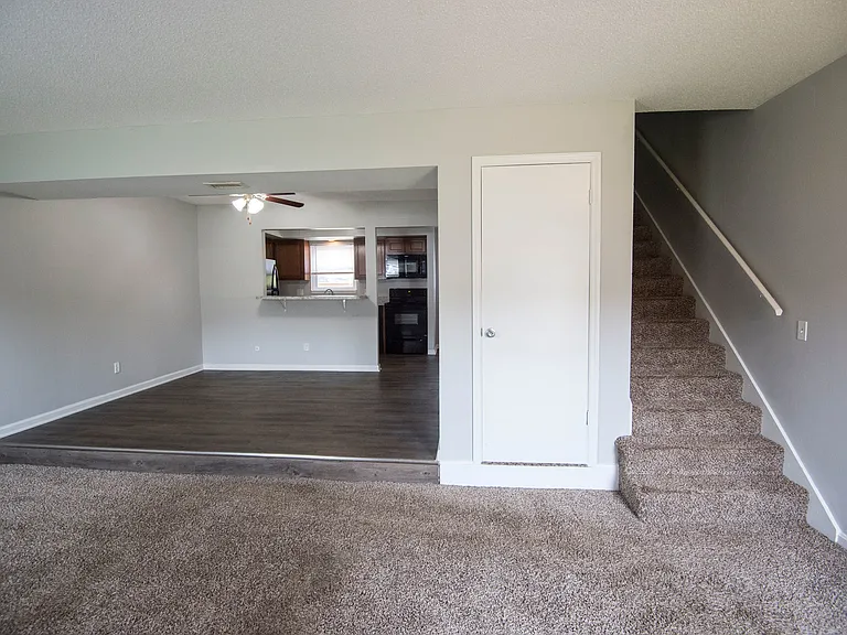 Hidden Elms Apartments — Photo 8