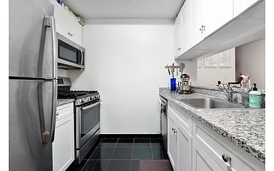 Rented by R New York