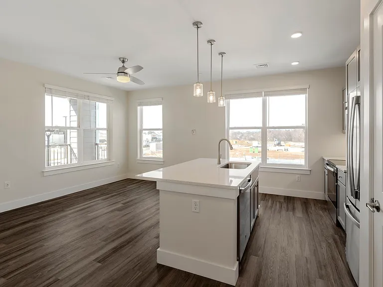 The Pointe at Overlook — Photo 58