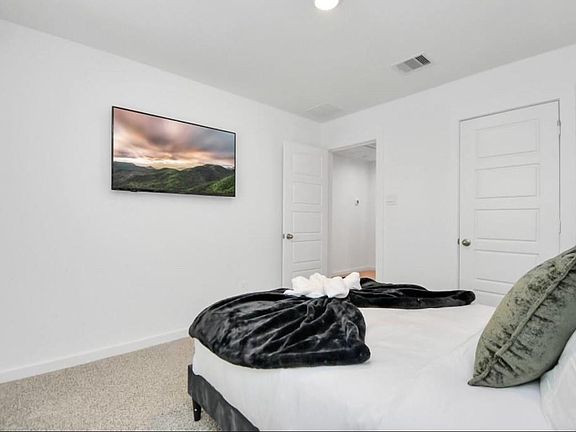 5th image of 2913 Needham Ln