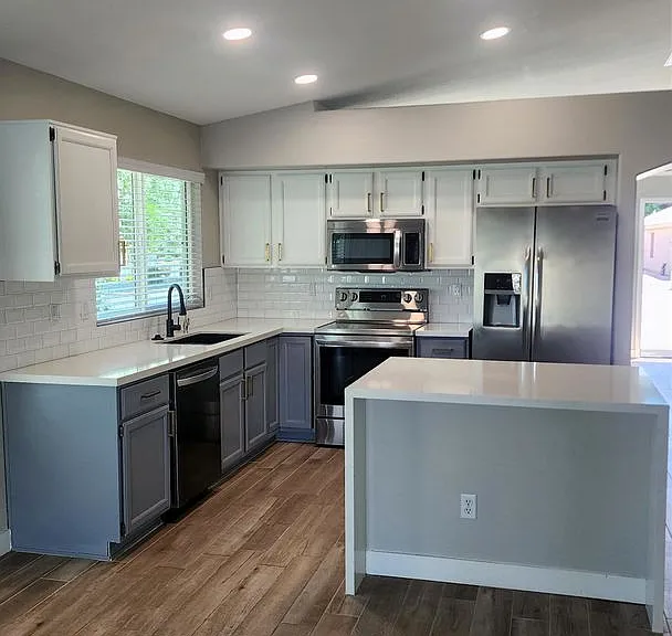 1382 E Butler Cir — Photo 8