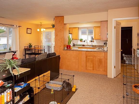 4th image of 1100 Sydni Ct