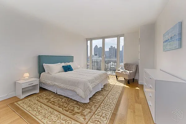 Rented by Halstead Real Estate | media 4