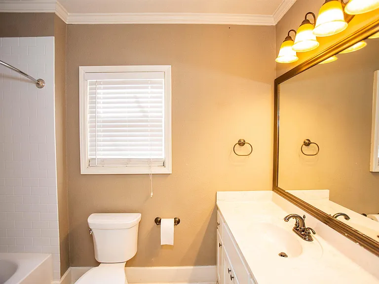 224 Rice St — Photo 23