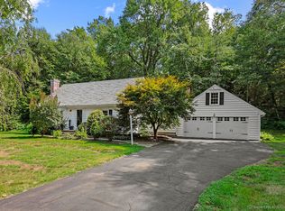 5 Westminster Cartway, Simsbury, CT 06070
