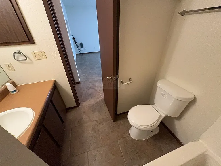 2409 Shoemaker Dr — Photo 12