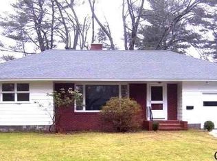 11 Bartlett Ln, Delmar, NY 12054