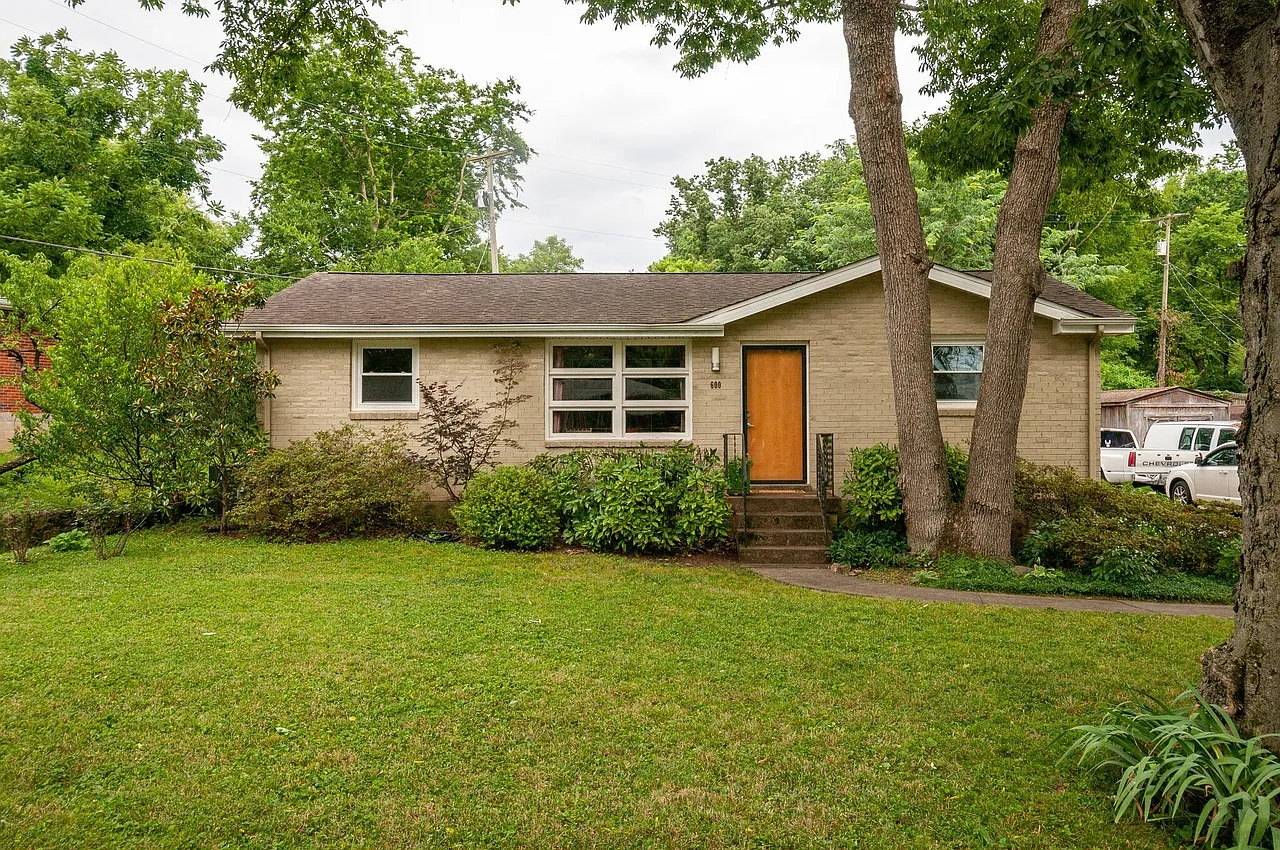 2 bed, 1.5 bath, 1263 sqft, $2,200 — Photo 1