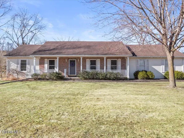 18 Indian Maiden Pass, Altamont, NY 12009