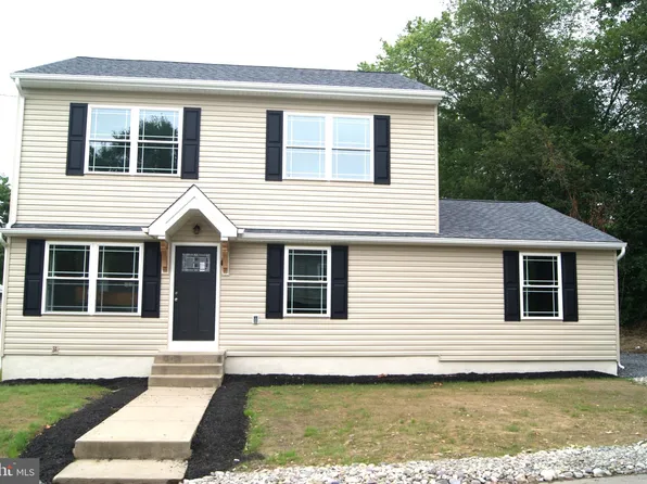 3702 Nichol St, Levittown, PA 19056