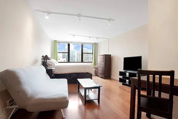 Rented by Corcoran | media 15