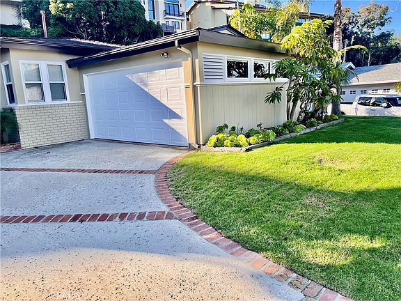 2nd image of 5518 Riviera Way