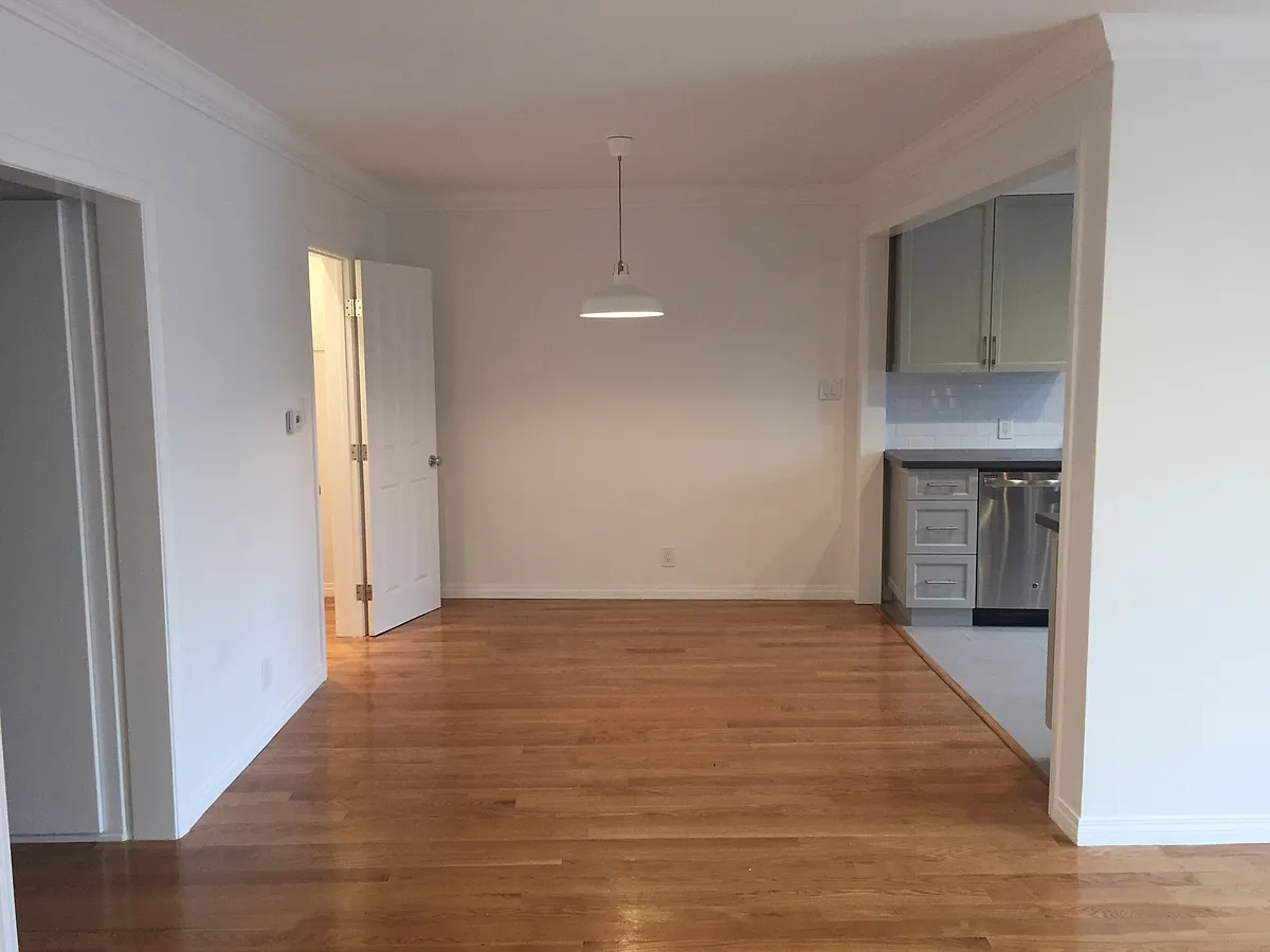 Building Photo - 1615 Hilts Ave #7