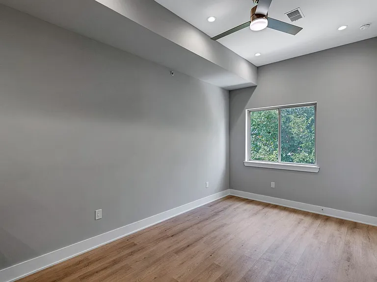 1609 Ogden St — Photo 5