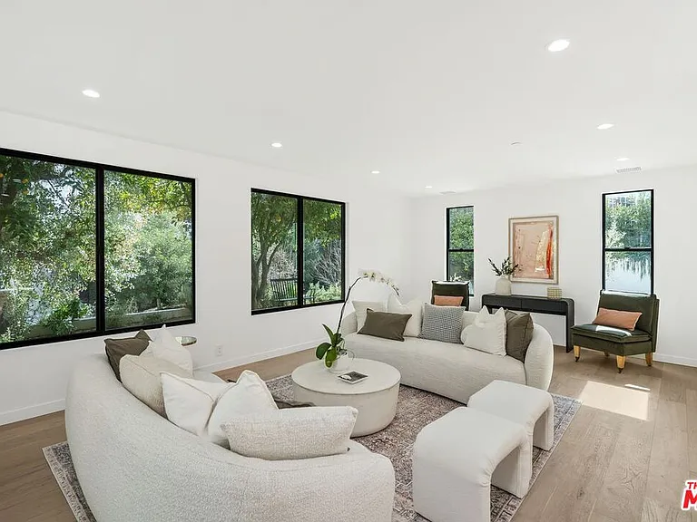 4545 Balboa Ave — Photo 7