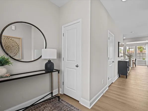 935 Kensley Grove Ln, Fuquay Varina, NC 27526