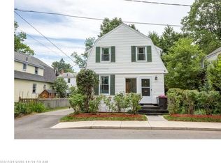 16 Charles Rd, Cape Elizabeth, ME 04107