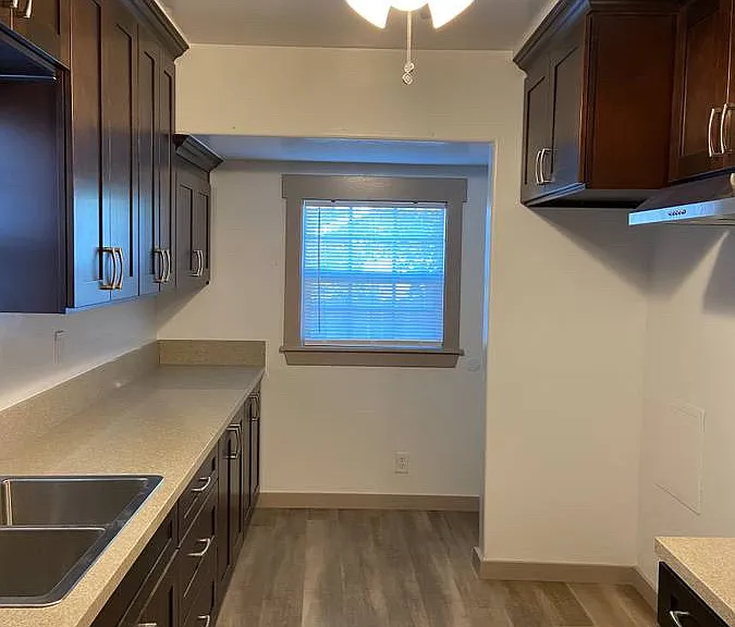 555 E Dayman St #559 — Photo 4