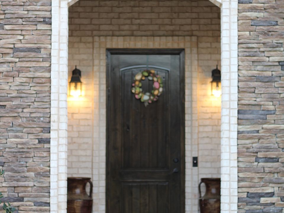 2nd image of 2407 Ramond Ln