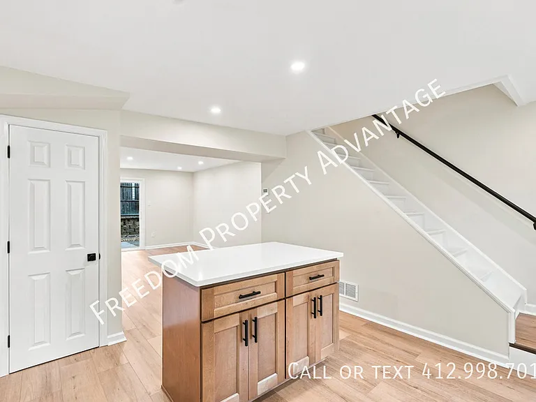 320 Bank St #C — Photo 5