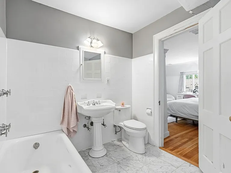 72 Hampton Rd — Photo 19