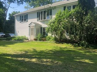 145 Ponakin Rd, Lancaster, MA 01523