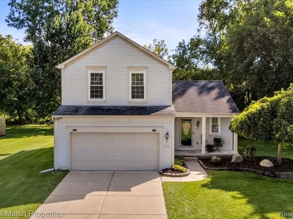 6456 McClelland Rd, Holly, MI 48442