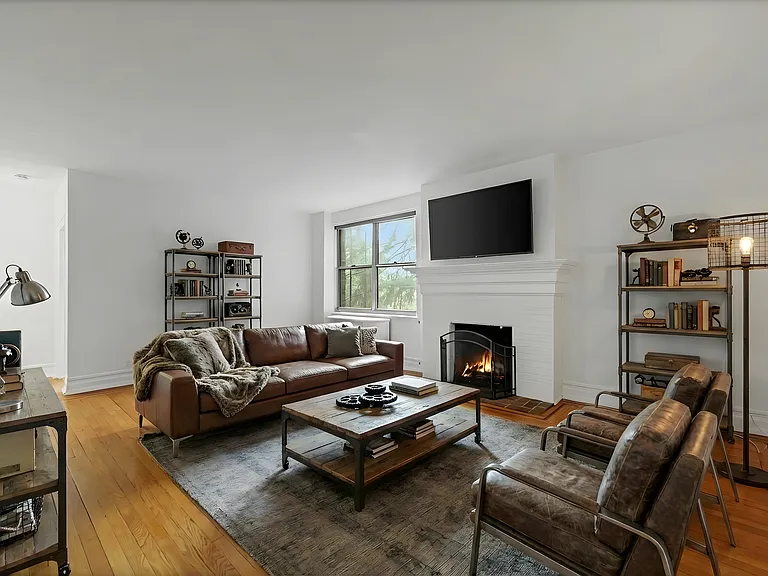 100 E Palisade Ave #24 — Photo 1
