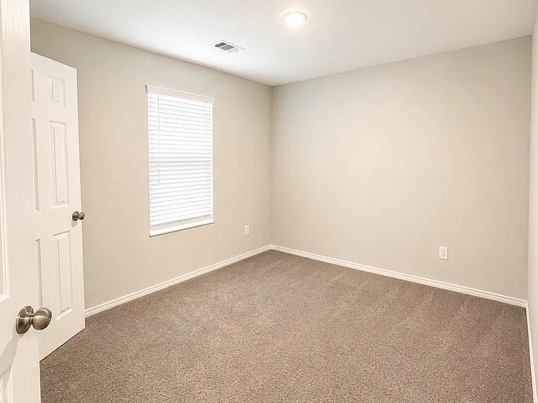 8734 Baywood Ct — Photo 8