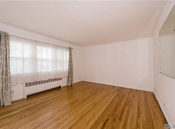 2nd image of 300 Roquette Ave