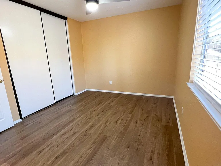 8558 Sandhill Dr — Photo 26