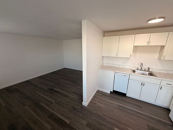 3rd image of 520 N Walker St #3