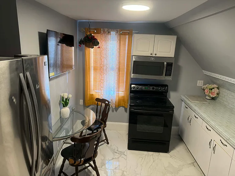 42 Gage St #2 — Photo 7