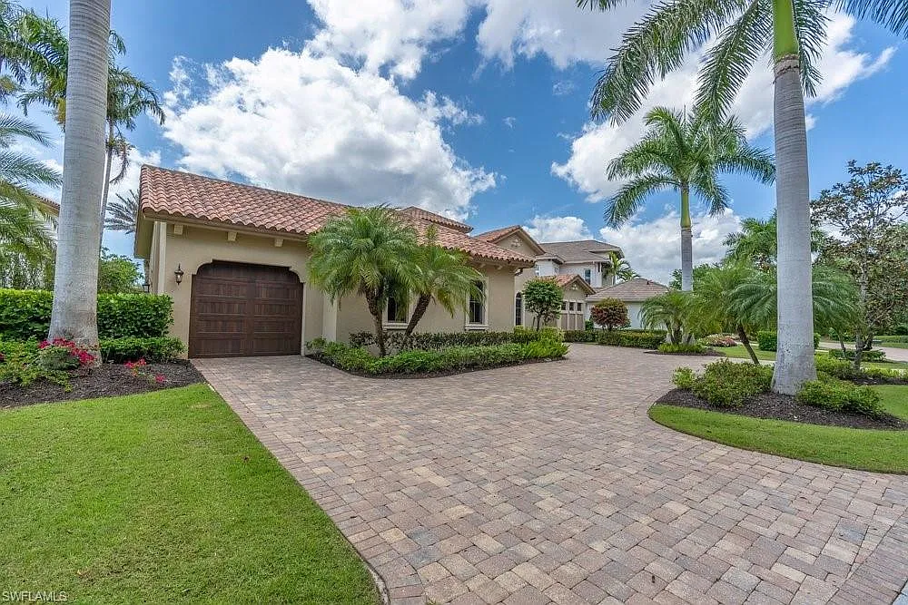 4 bed, 4.5 bath, 3698 sqft, $28,000 — Photo 3
