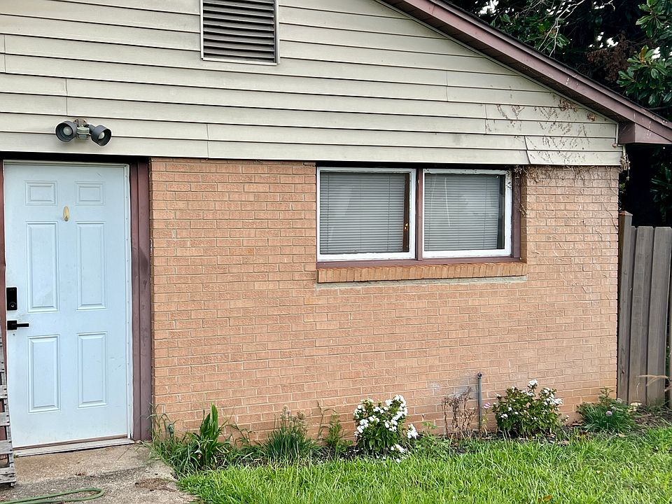 1st image of 101 Bedford Rd #A