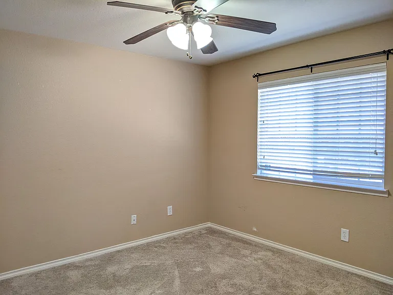 8620 Boulder River Trl — Photo 10