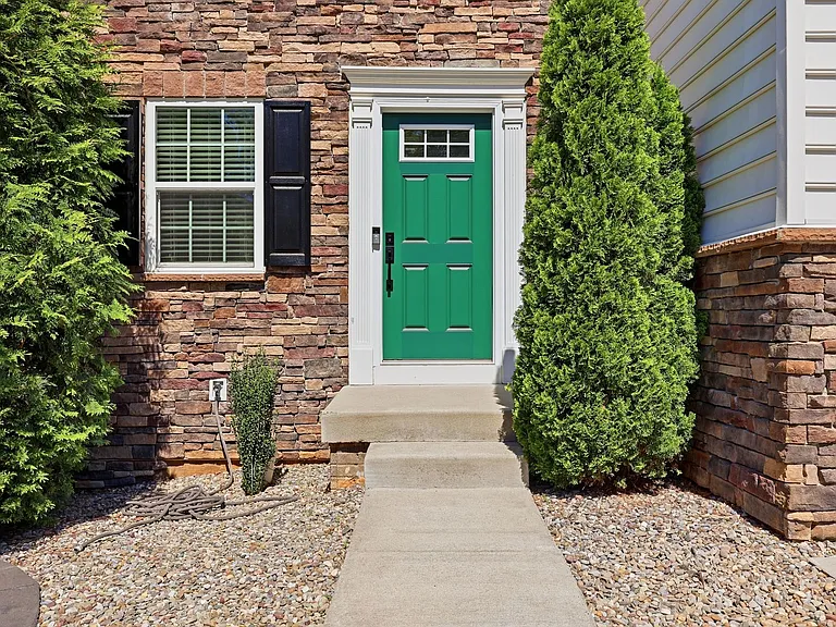 4435 Sunset Dr — Photo 2