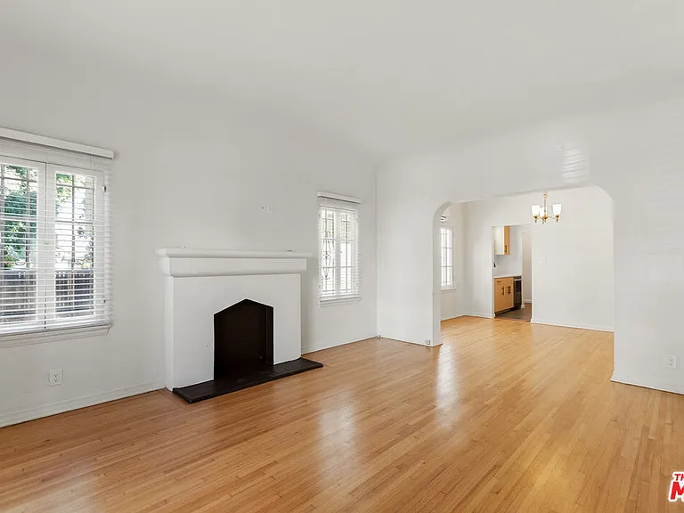 726 S Dunsmuir Ave — Photo 16