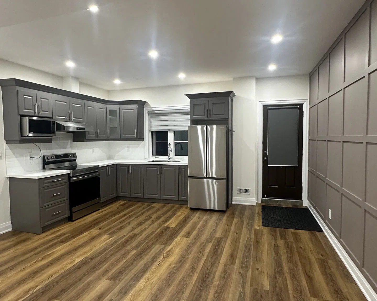 2 bed, $2,200 — Photo 1