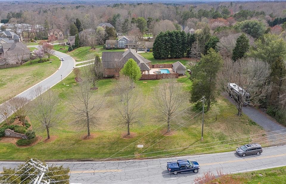1st image of 1210 Crescent Meadow Dr