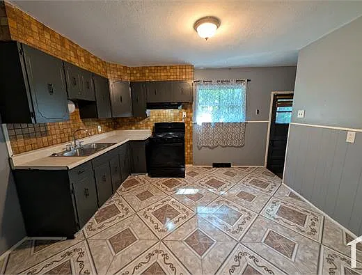 3 bed, 1000 sqft, $1,195 — Photo 3