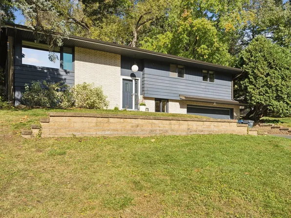 2933 Lake Blvd, North Saint Paul, MN 55109