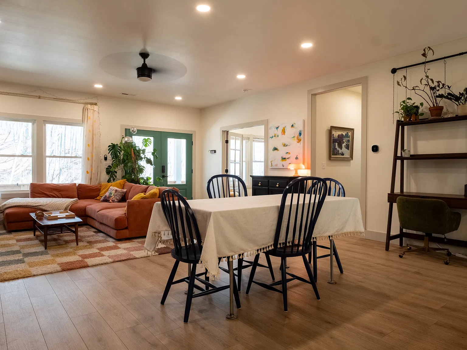 2 bed, 1200 sqft, $2,500 — Photo 1