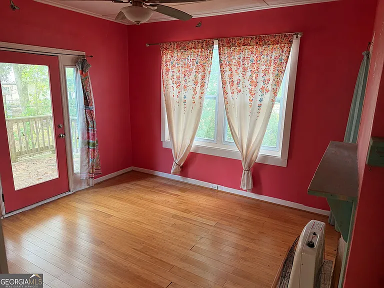 502 Lawrence St — Photo 7