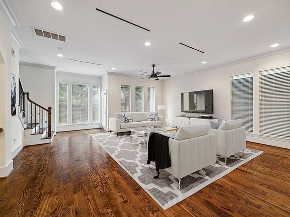 3rd image of 4833 Chenevert St #0