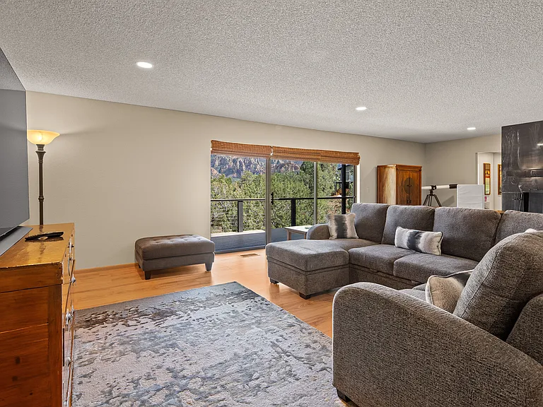 525 Coronado Trl — Photo 55