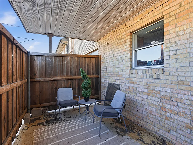 5817 Sandhurst Ln #B — Photo 24