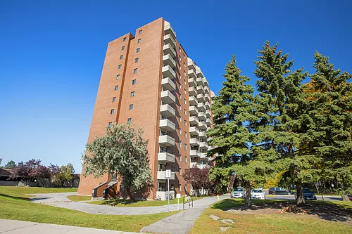 2750 Carousel Cres Photo 1